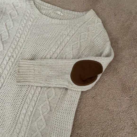 Urban Outfitters Sweater - Picture 2 of 4